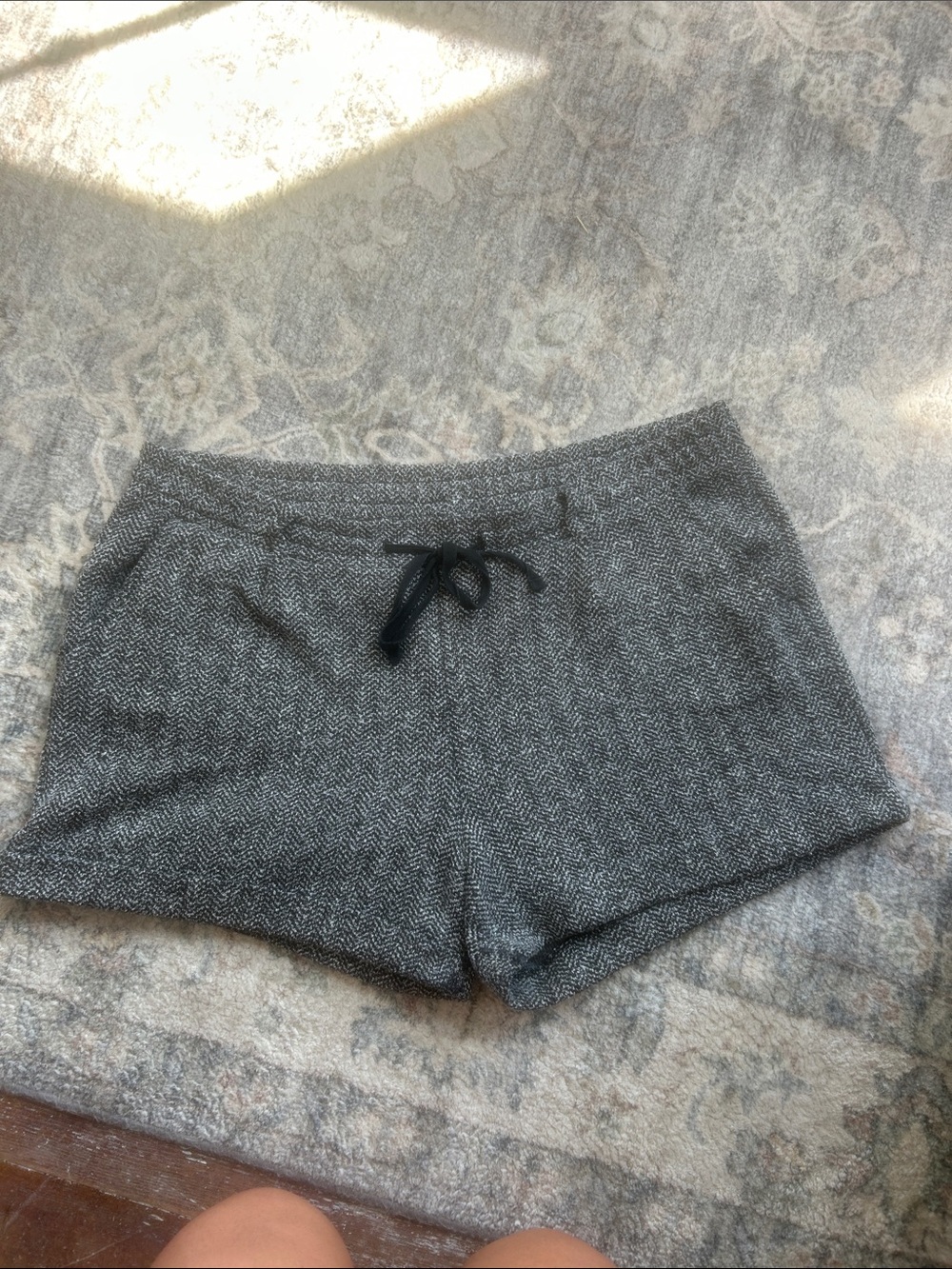 Old Navy Women’s Gray Herringbone High-Waist Drawstring Shorts Size Large